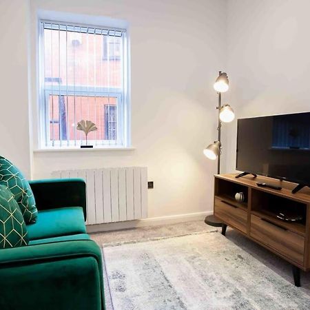 Modern & Stylish 1 Bedroom Apartment In Bolton Esterno foto