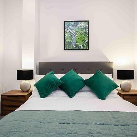 Modern & Stylish 1 Bedroom Apartment In Bolton Esterno foto