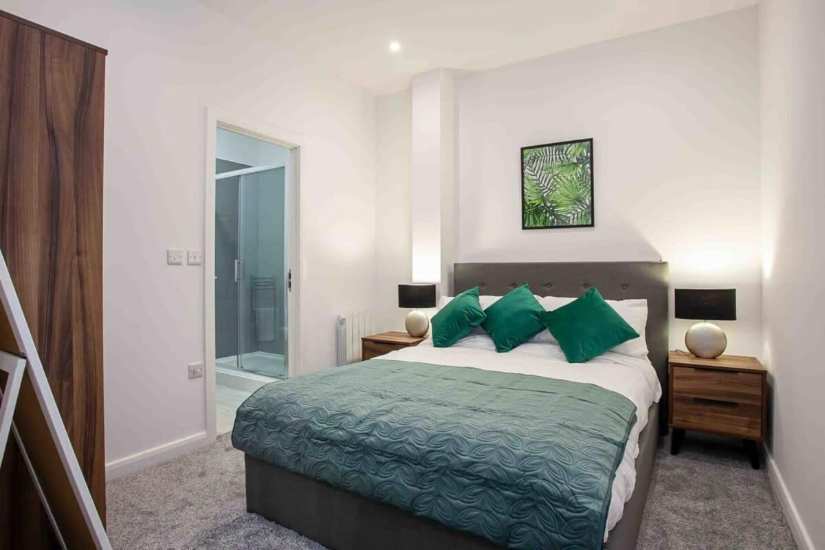 Modern & Stylish 1 Bedroom Apartment In Bolton Esterno foto
