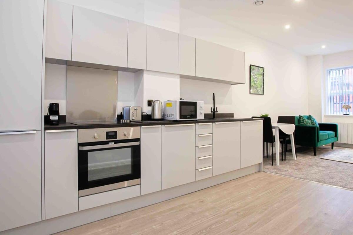 Modern & Stylish 1 Bedroom Apartment In Bolton Esterno foto