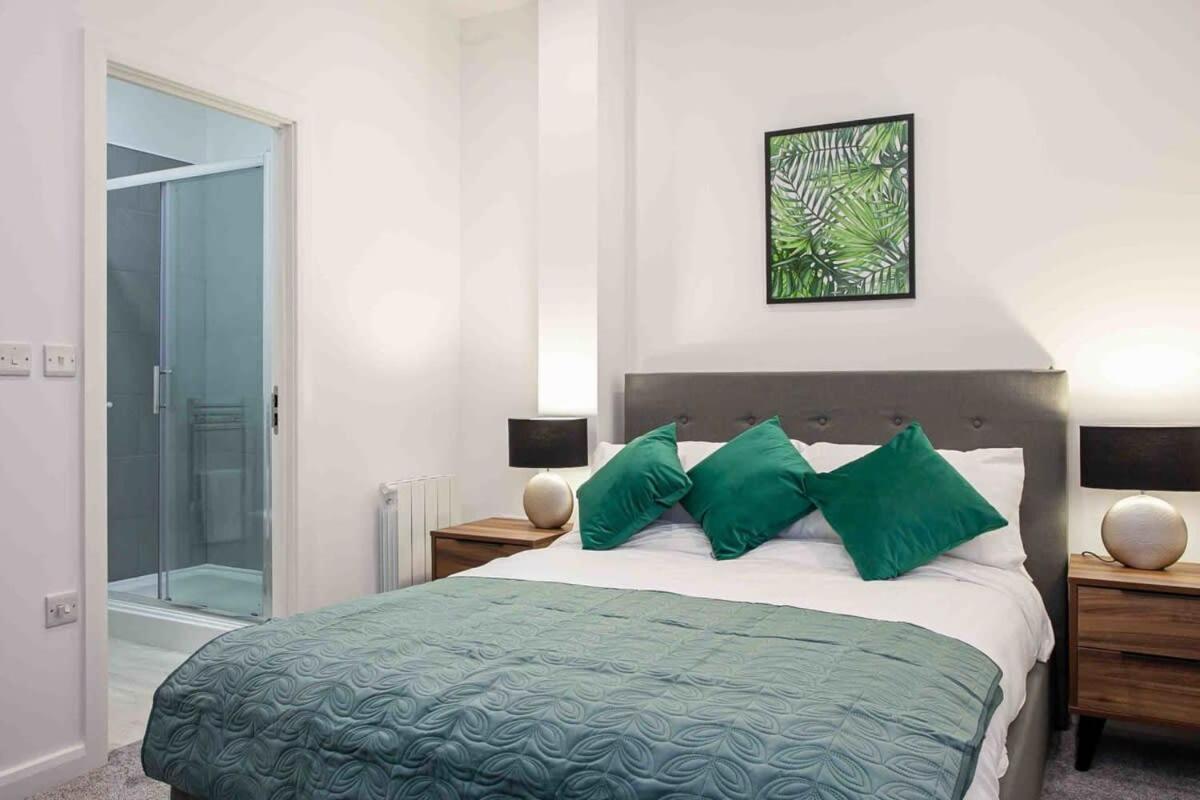 Modern & Stylish 1 Bedroom Apartment In Bolton Esterno foto